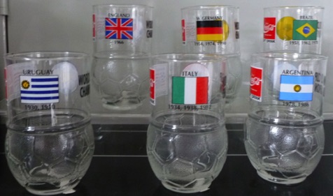 391028 € 42,50 coca cola glas Canada complete set van 6 worldcup 1994 diverse vlaggen.jpeg